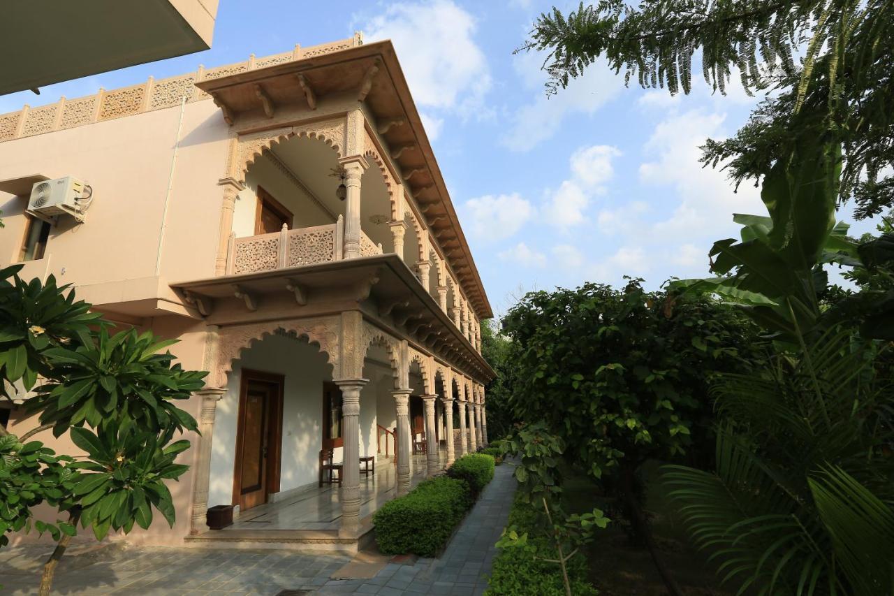 Hotel Sunbird Bharatpur Esterno foto