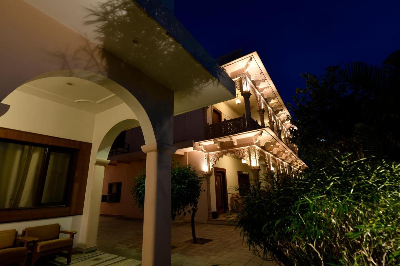Hotel Sunbird Bharatpur Esterno foto