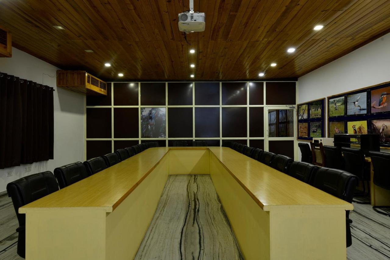 Hotel Sunbird Bharatpur Esterno foto