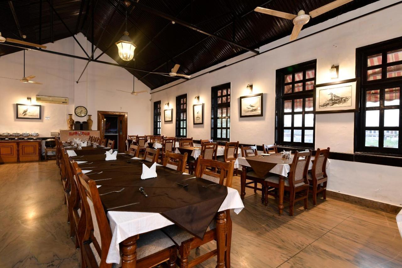 Hotel Sunbird Bharatpur Esterno foto