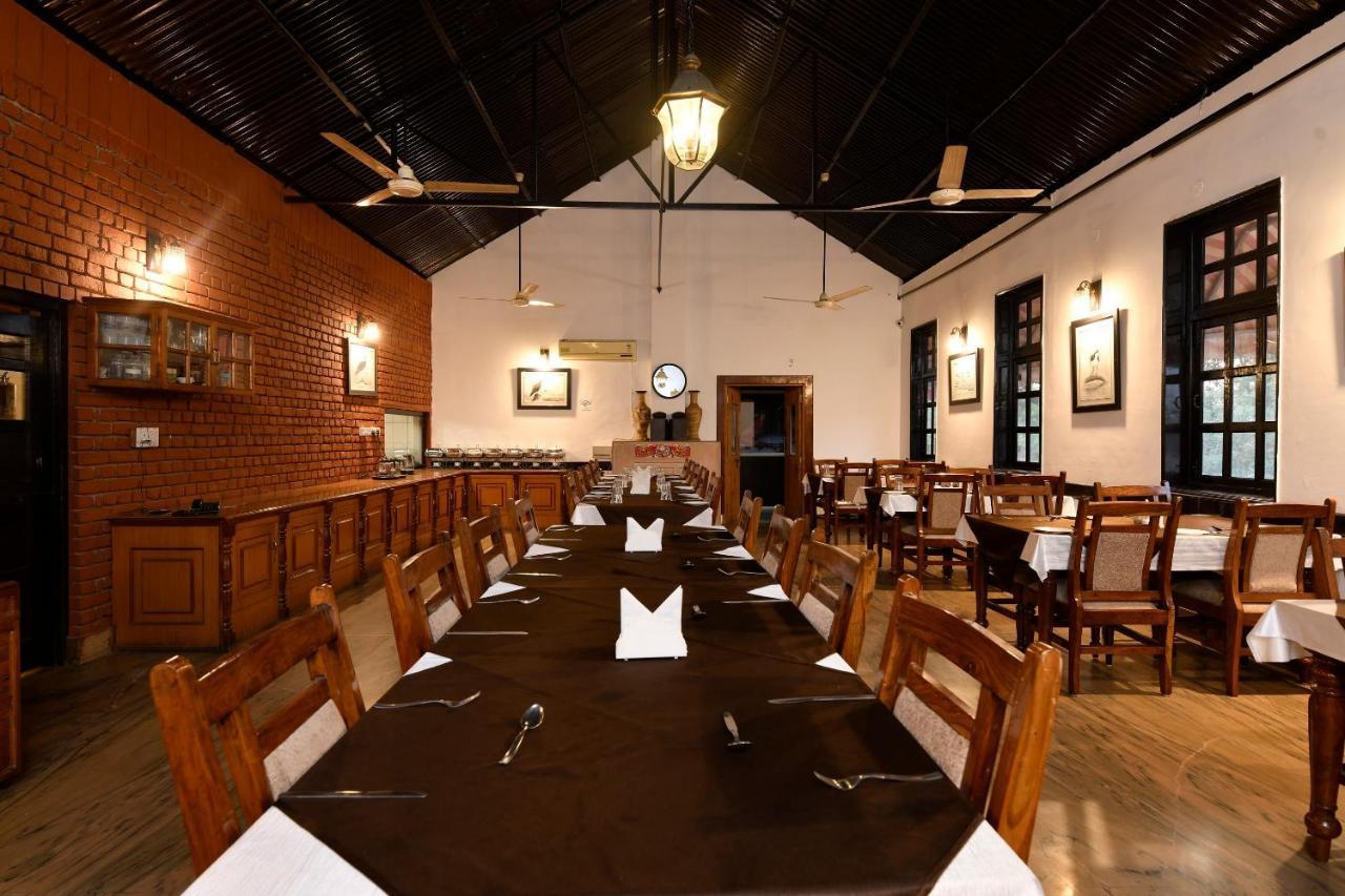 Hotel Sunbird Bharatpur Esterno foto