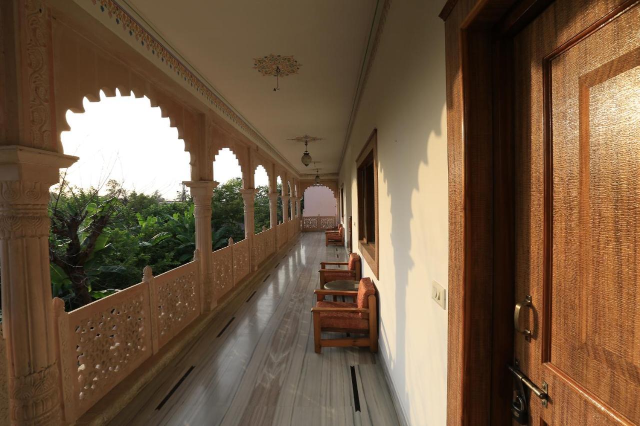 Hotel Sunbird Bharatpur Esterno foto