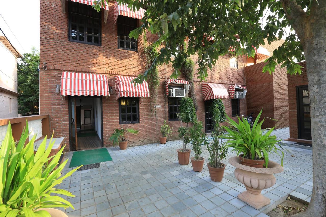 Hotel Sunbird Bharatpur Esterno foto