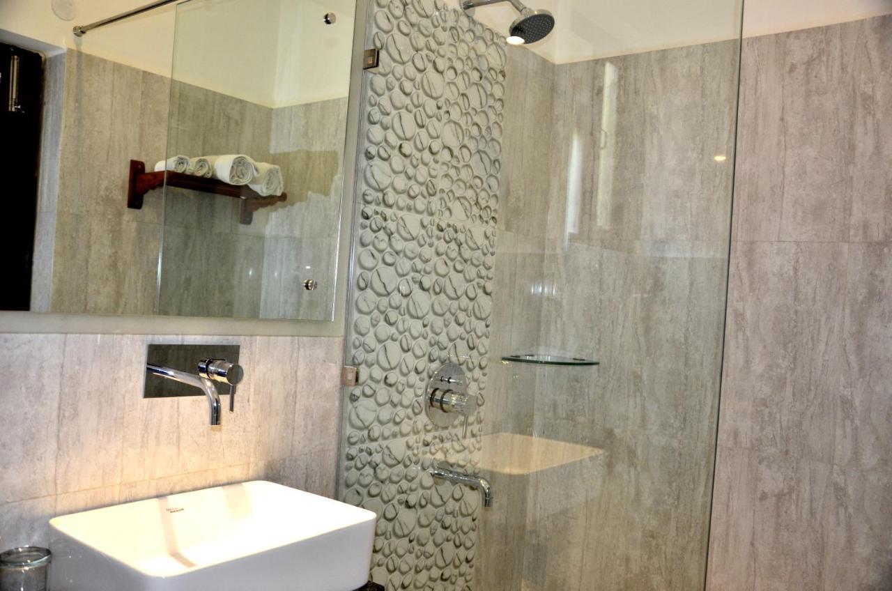 Hotel Sunbird Bharatpur Esterno foto