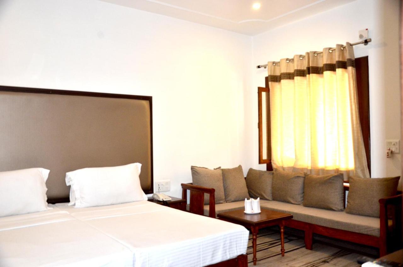 Hotel Sunbird Bharatpur Esterno foto